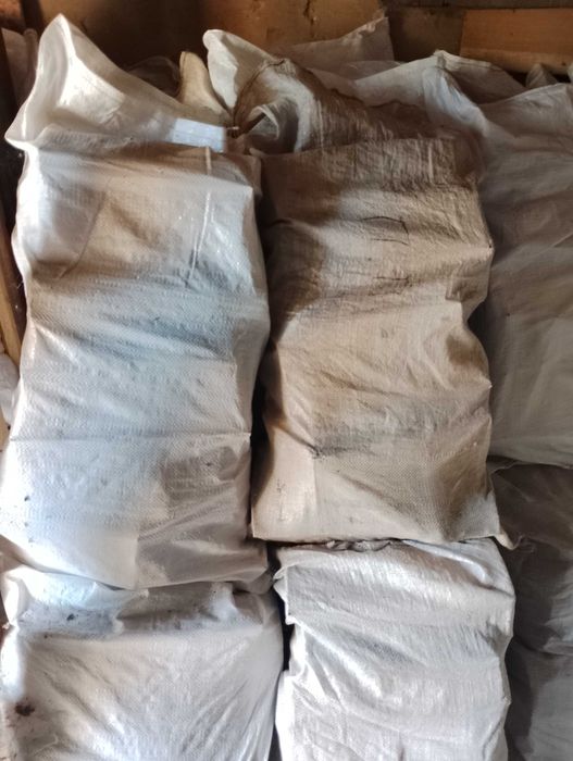 Дрова сухі в мешках