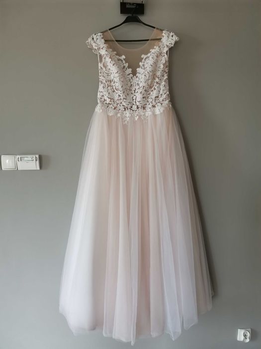 Suknia ślubna z pracowni krawieckiej, wysoka jakość