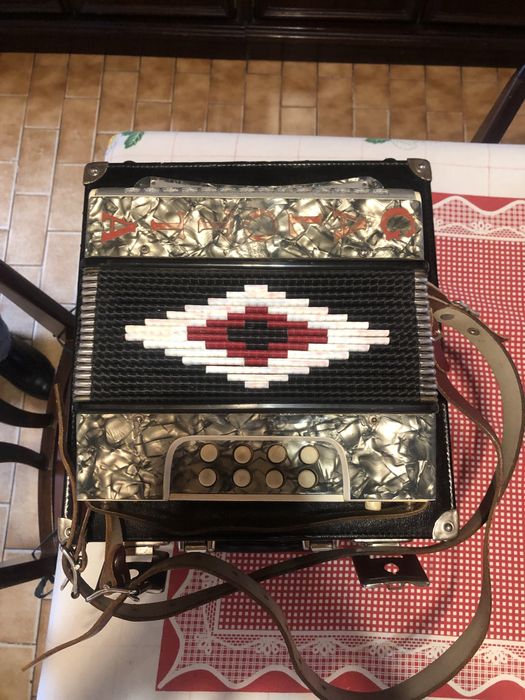 Concertina Galotta como nova. Vialonga • OLX Portugal