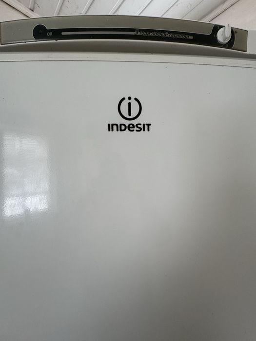 Холодильник двокамерний