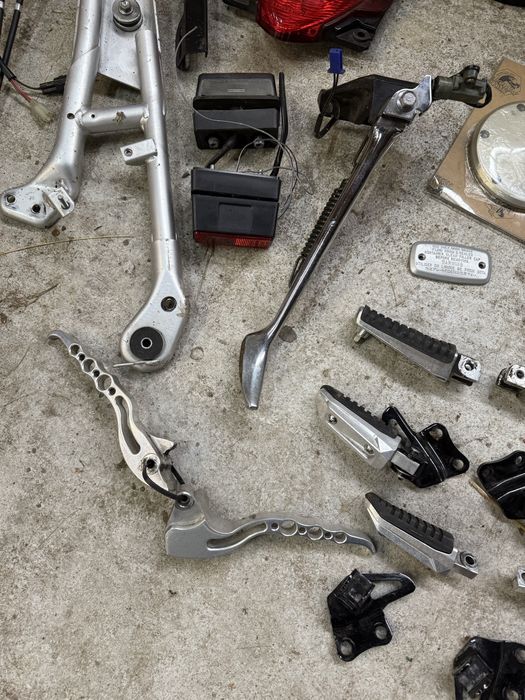 Suzuki Boulevard 1800 VZR części podnożek stopka kierunek chrom dekle