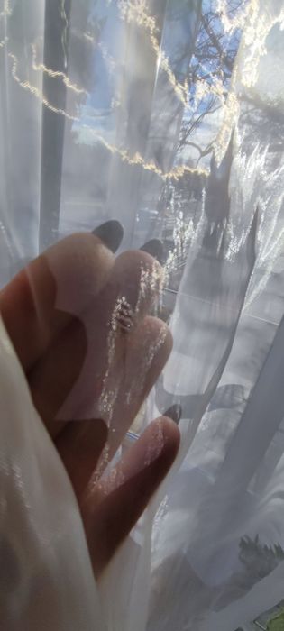 Piękna firanka z organtyny haftowana w kwiaty