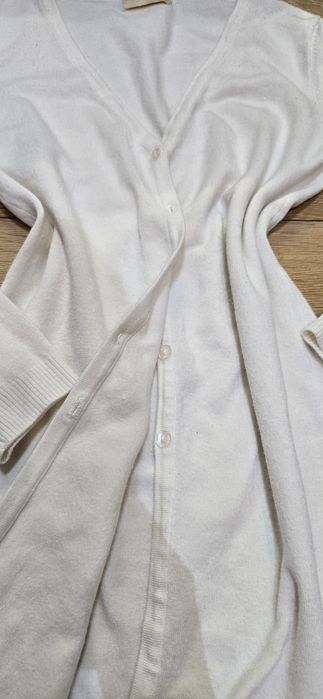 Biały sweter 70% wełny