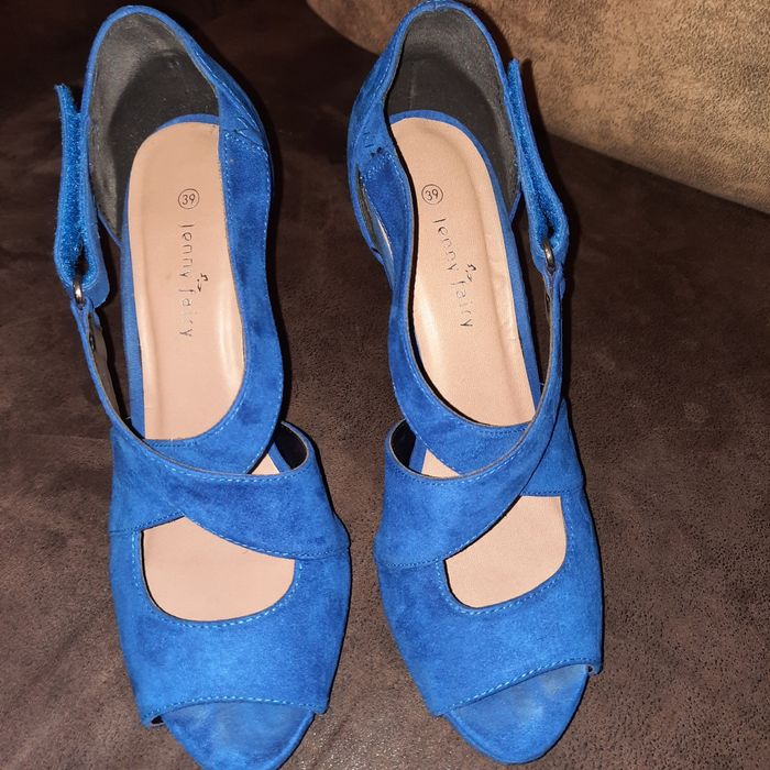 Cudne chabrowe szpilki