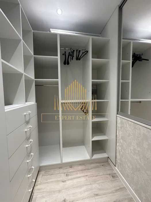 Продам квартиру в новострое ЖК Дмитриевский, Центр, Центральный рынок