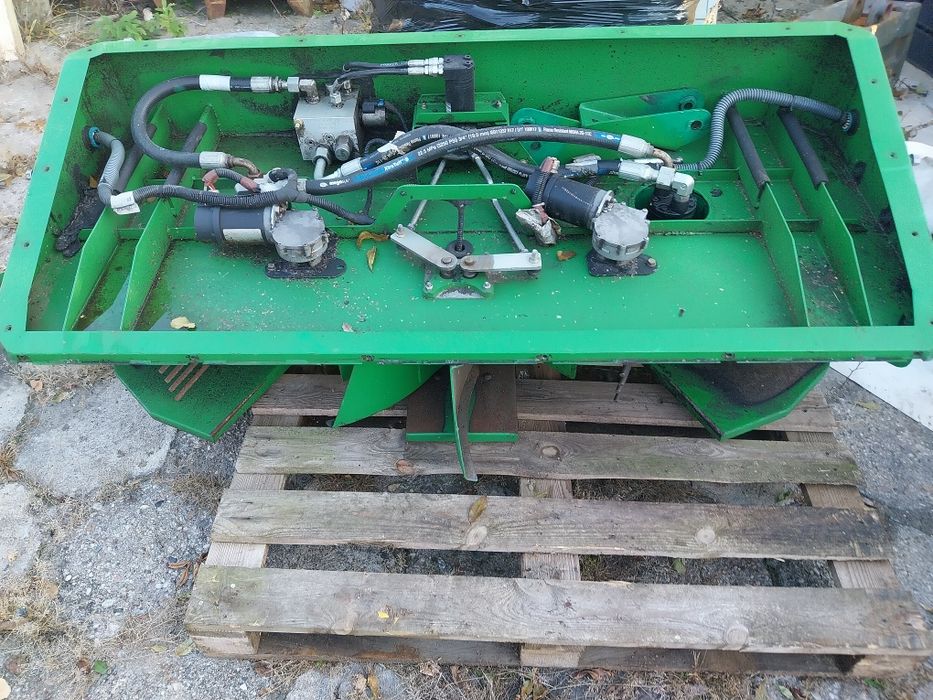Rozrzutnik plew John Deere s670
