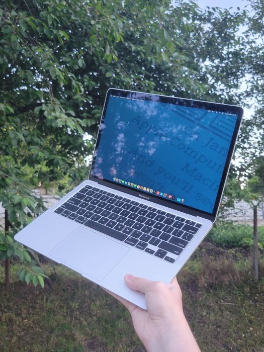 MacBook Air 2020 I5/8/512