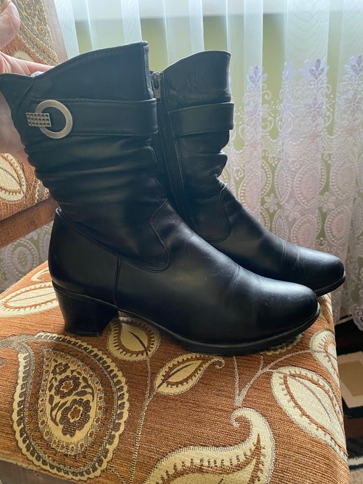 Жіночі шкіряні чобітки