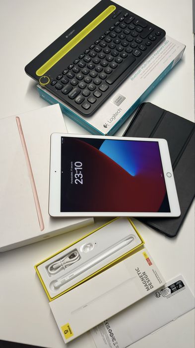 IPad 7 gen 32GB Rose + rysik Baseus+ klawiatura Logitech + etui