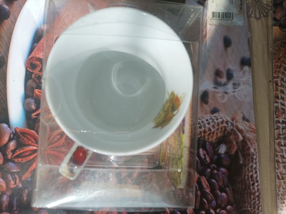 Форма для пиццы и чашка