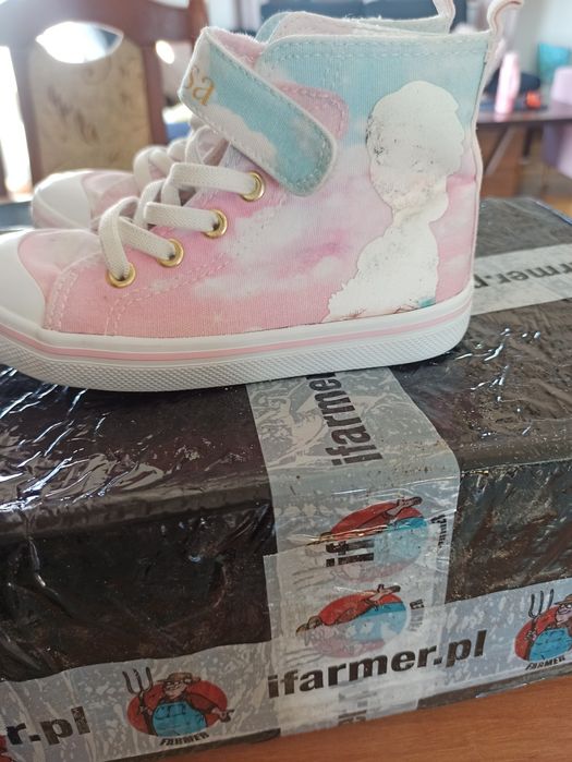 Trampki rozmiar 26
