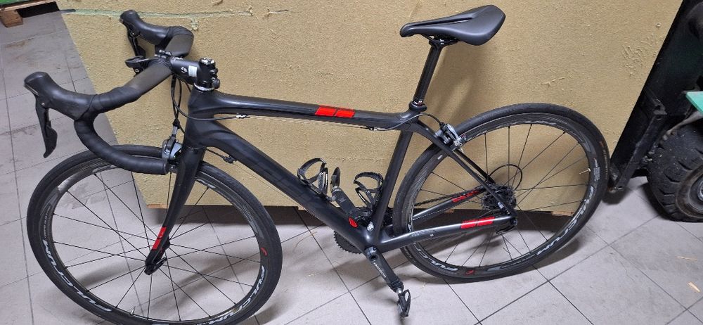 Bicicleta estrada trek madona