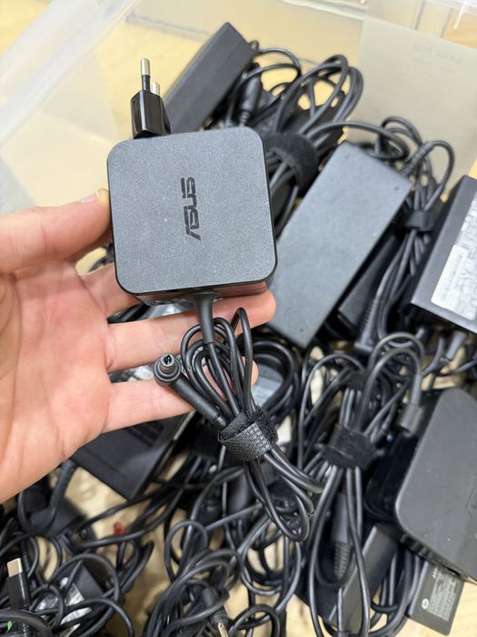 Продам зарядные устройства для ноутбуков