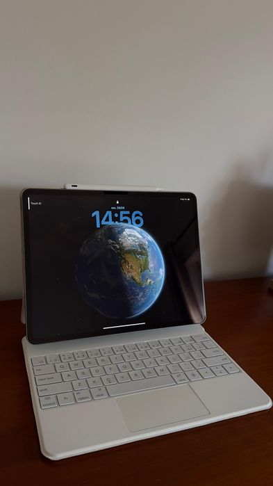 iPad Air M3 13” 2025 256GB Cinzento Sideral + Teclado + Caneta + Capa