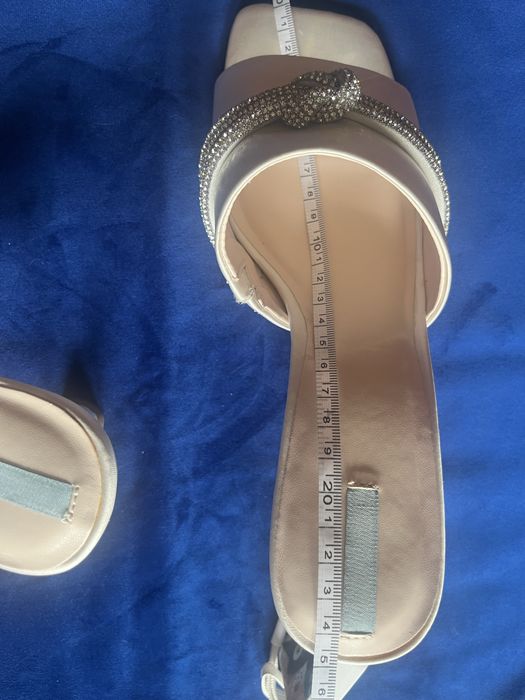 Eleganckie klapki 38