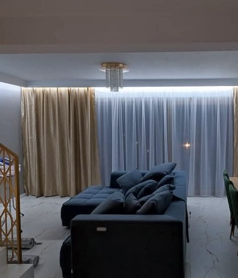 Duża kanapa narożna/rozkładana