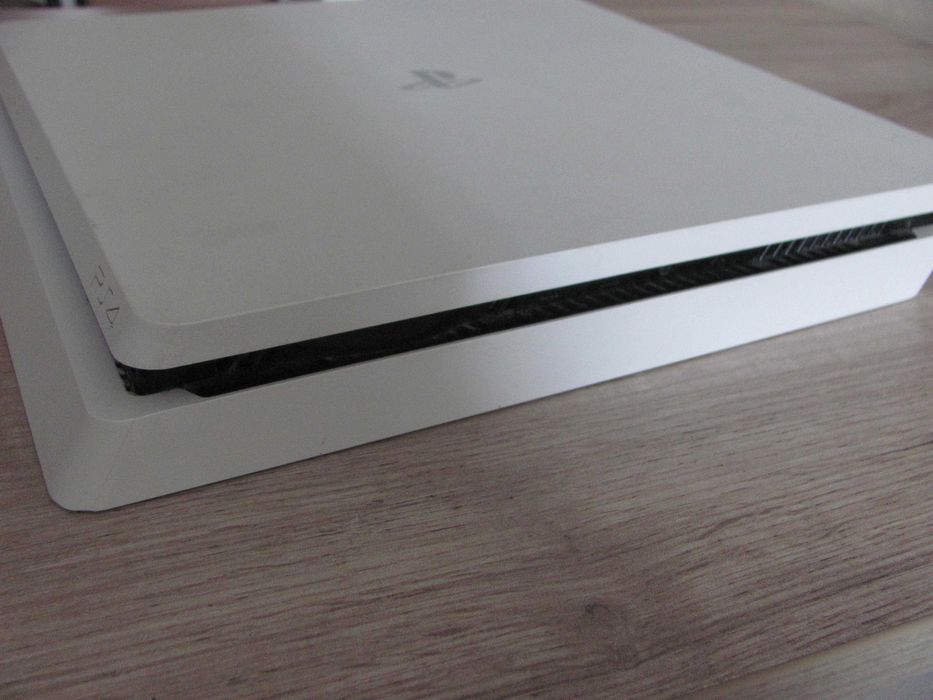 Konsola SONY Playstation 4 PS4 SLIM 500GB Pad
