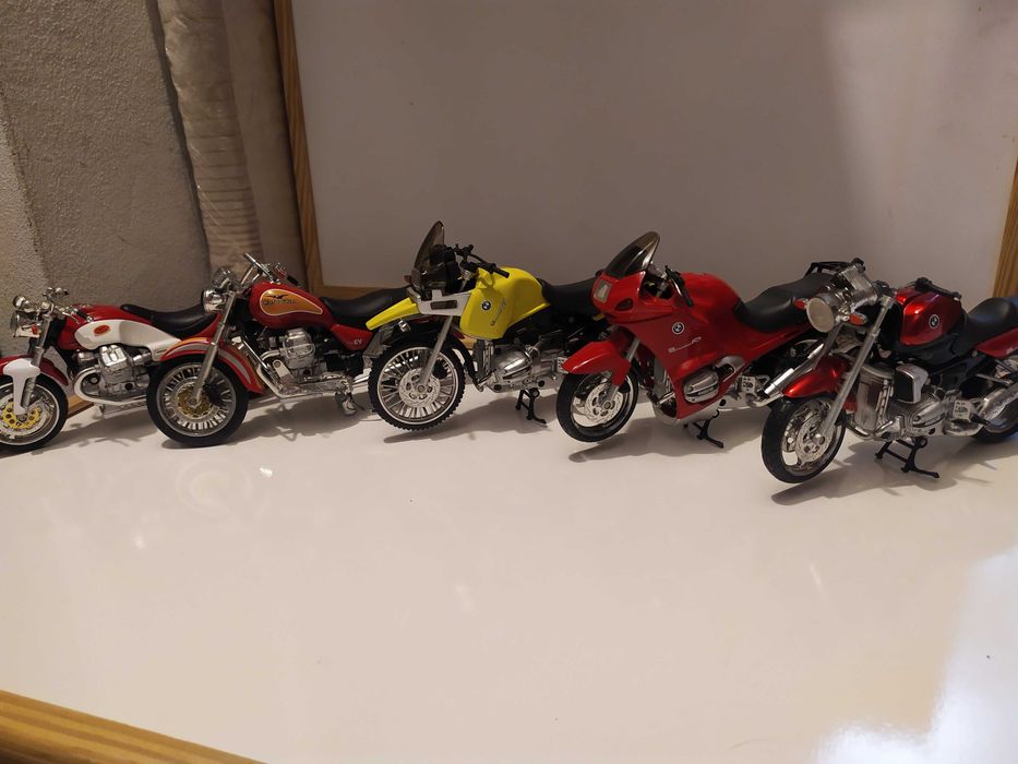 Motos escala 1/18 e 1/12