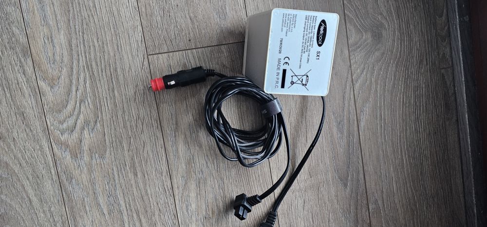 Bateria zewnętrzna do lodówek turystycznych Yeticool SX1 + zas. 220V