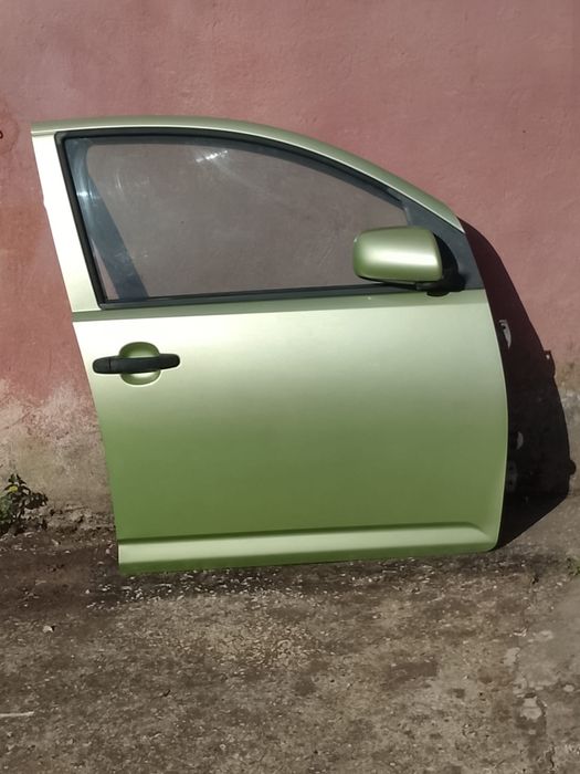 Porta Portas Daihatsu Sirion M3 Ano 2006 Frente e Trás Cor Verde (PORTAS NUAS)