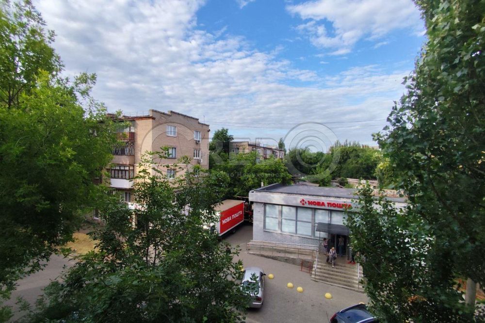 Продаж великої 3кімнатної квартири з "автономкою". Покровський район.