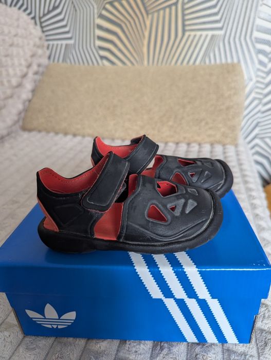 Босоніжки, сандалі adidas дитячі