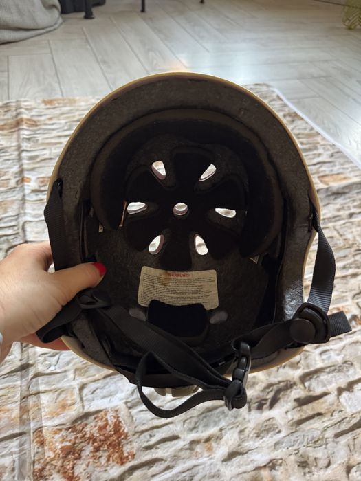 Шолом для роликів