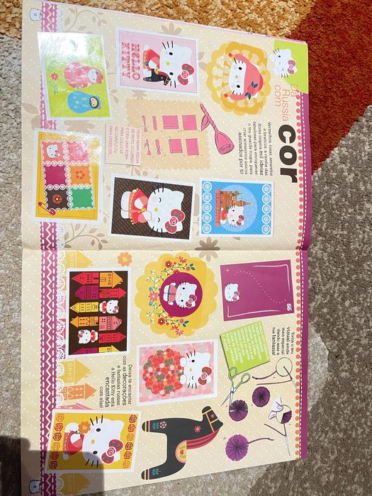 Caderneta: Hello Kitty – Sticker Album Panini (50 anos Panini)