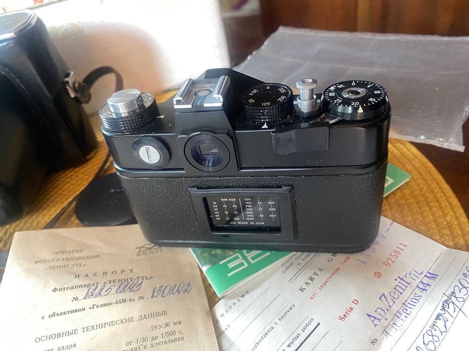 Zenit TTL z dokumentami w pudełku jak nowy