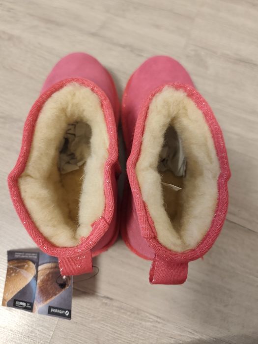 Уггі для дівчинки
