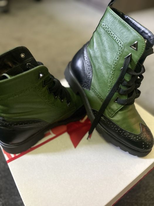 Продам жіночі чоботи