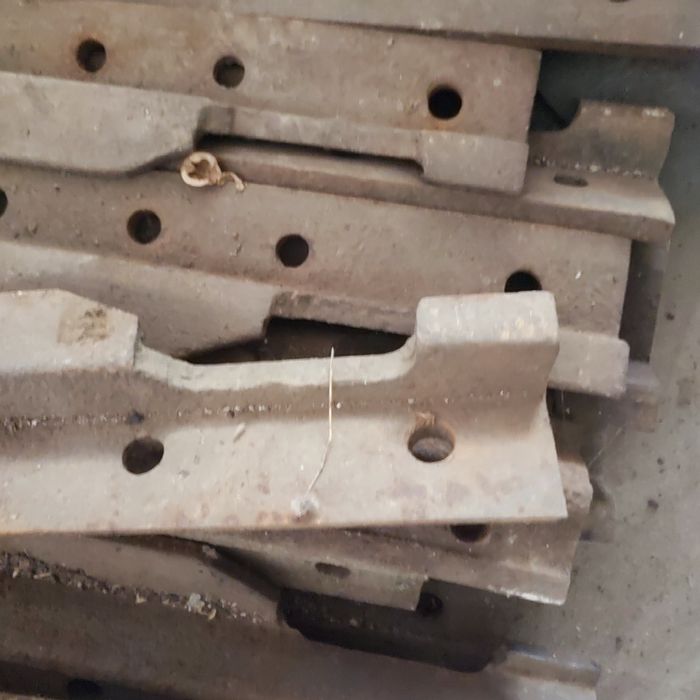 Продам Зєднувачі до рельси Р33 і інші рельси.30шт