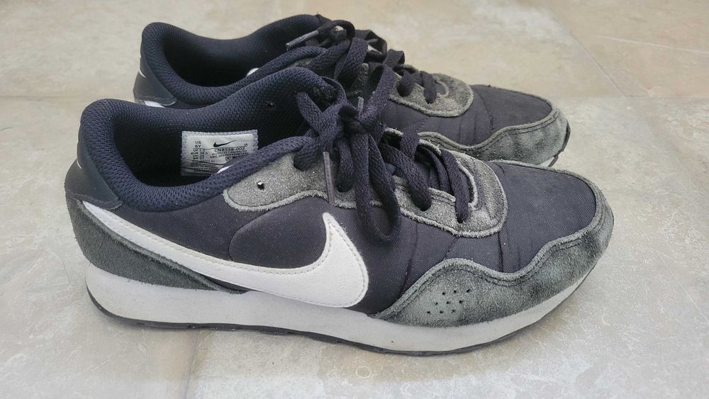 Nike MD Runner 2 usados 38.5 para desocupar