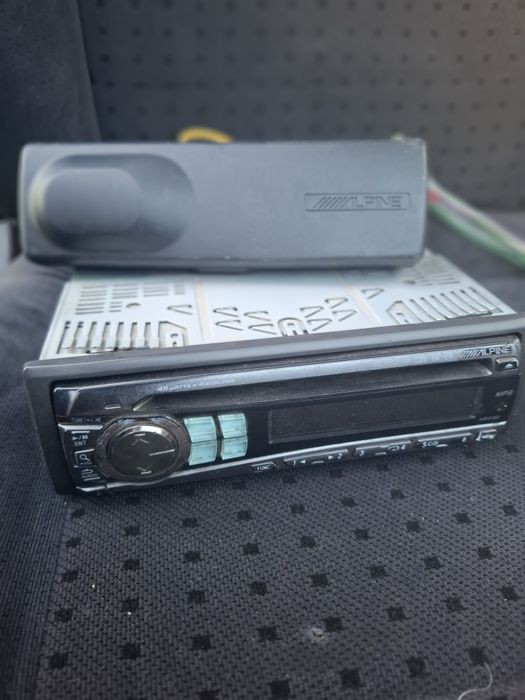 Radio samochodowe Alpine CDE-9872R | CD MP3 Klasyk Car Audio + Etui