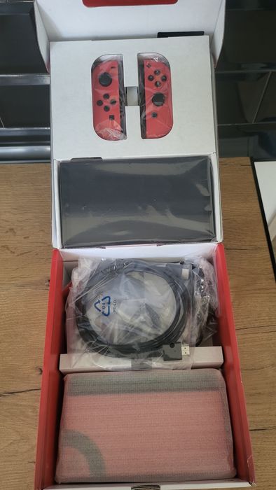 Nintendo Switch Oled MARIO EDITION