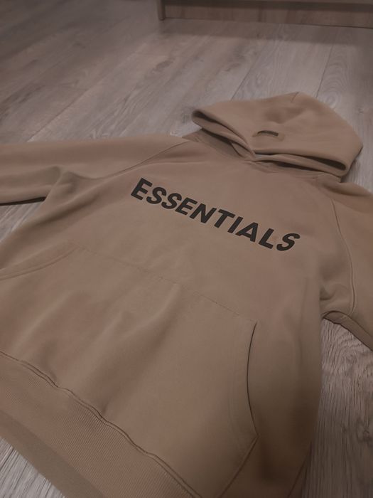 Худи Essentials.
