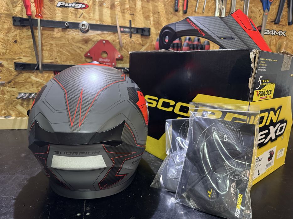 Capacete Scorpion ADX-1 impecável