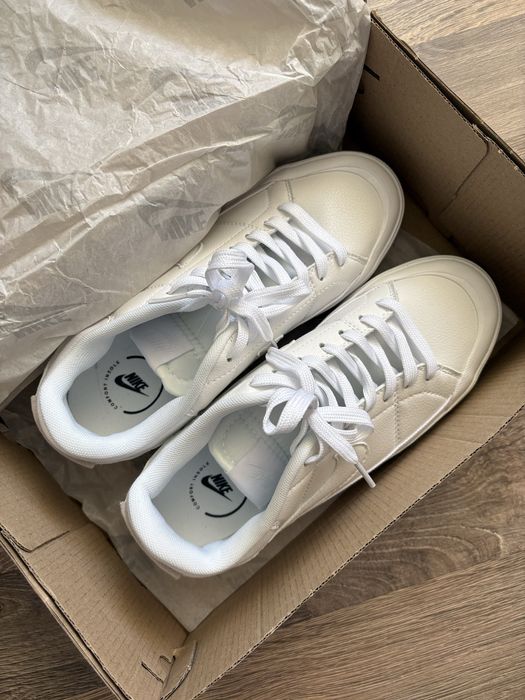 Нові кросівки Nike, білі, 39 розмір