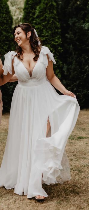 suknia ślubna na sprzedaż, gładka, duży dekolt