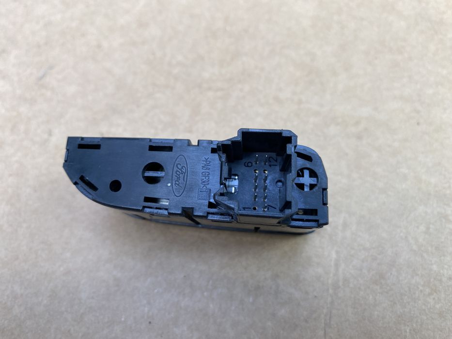 Przełącznik Klapy Czujników Parkowania Parking FORD Kuga II Focus III