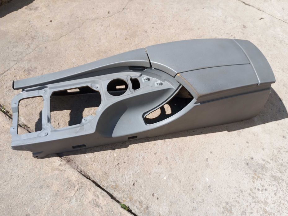 подлокотник, центральна конслоль BMW e60 (сірий)