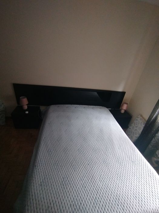 Quarto de casal com colchao e estrado