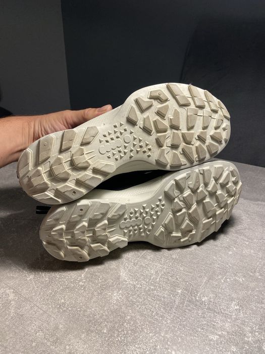 Продам кроссовки ecco biom