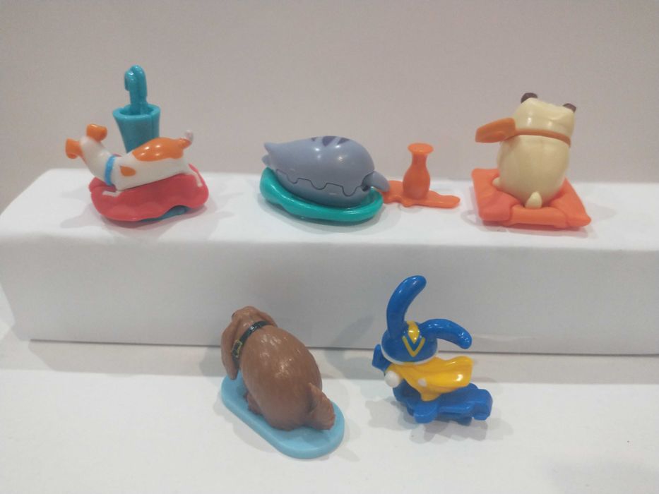 Figurki Kinder z serii Sekretne życie zwierząt 5szt