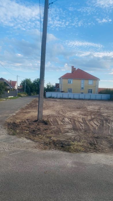 Щасливе продаю земельну ділянку 5,5 соток - Вид 3