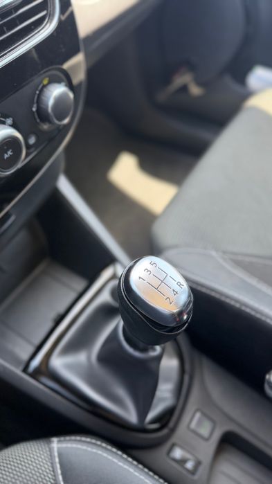 Renault Clio — fotografia 10