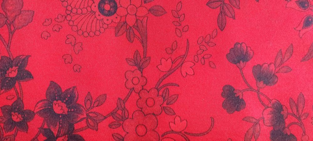 Clutch vintage leve e prática cetim