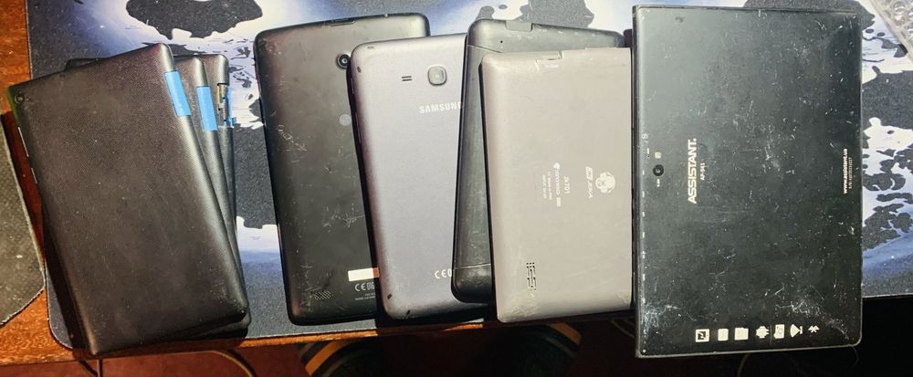 Продам планшеты лотом