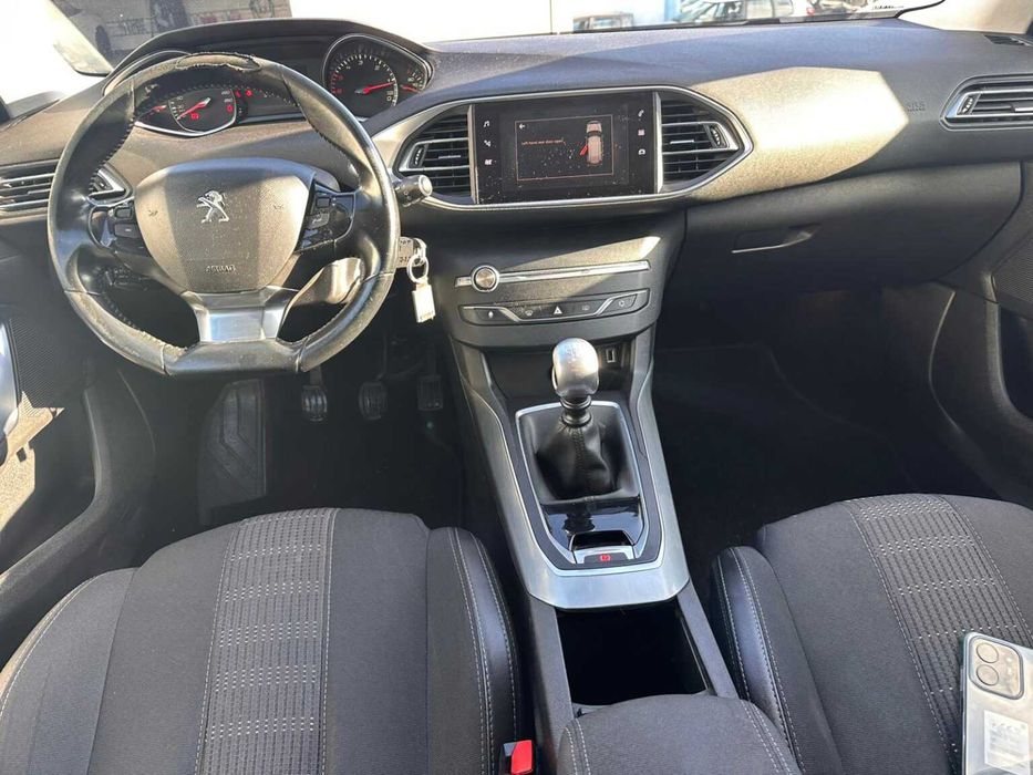 Peugeot 308 II SW 1.5 BlueHDi de 2018 Salvado