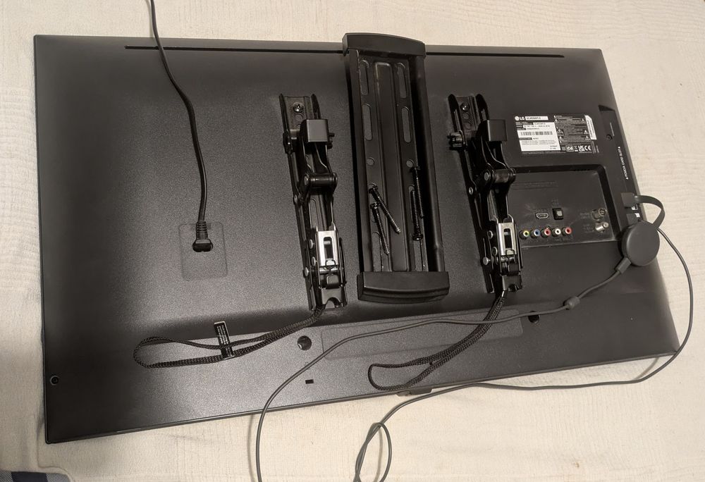 Tv LG 32" +  ChromeCast Original + Comando + suporte inclinável para t